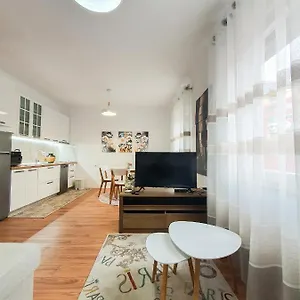 https://apartments-vila-13.albaniahotels.org